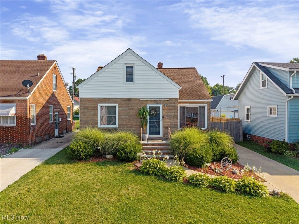 Property Photo: 5811 Laverne Avenue OH 44129