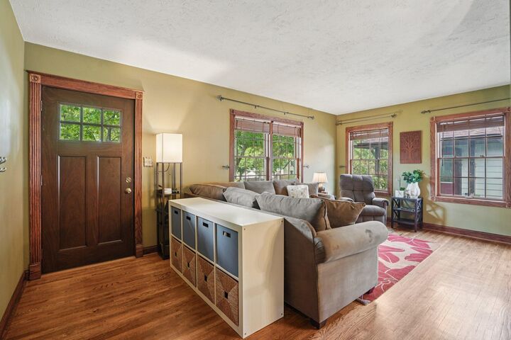 Property Photo: 2616 W 60th Street MN 55410