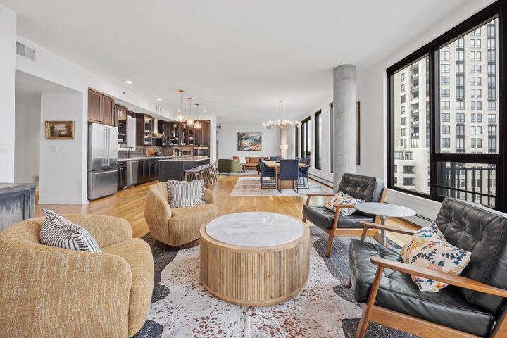 Property Photo:  1240 S 2nd Street 1428  MN 55415 