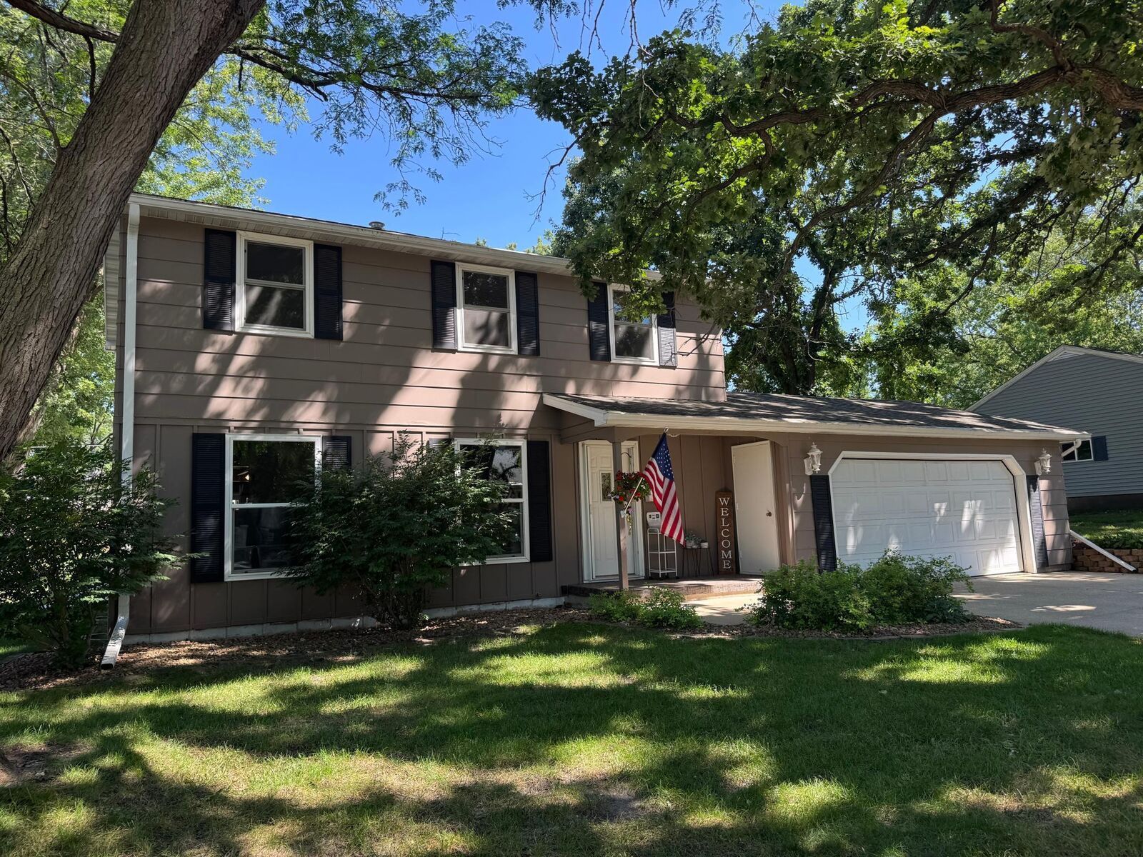 Property Photo:  209 Burr Oak Drive  MN 56007 