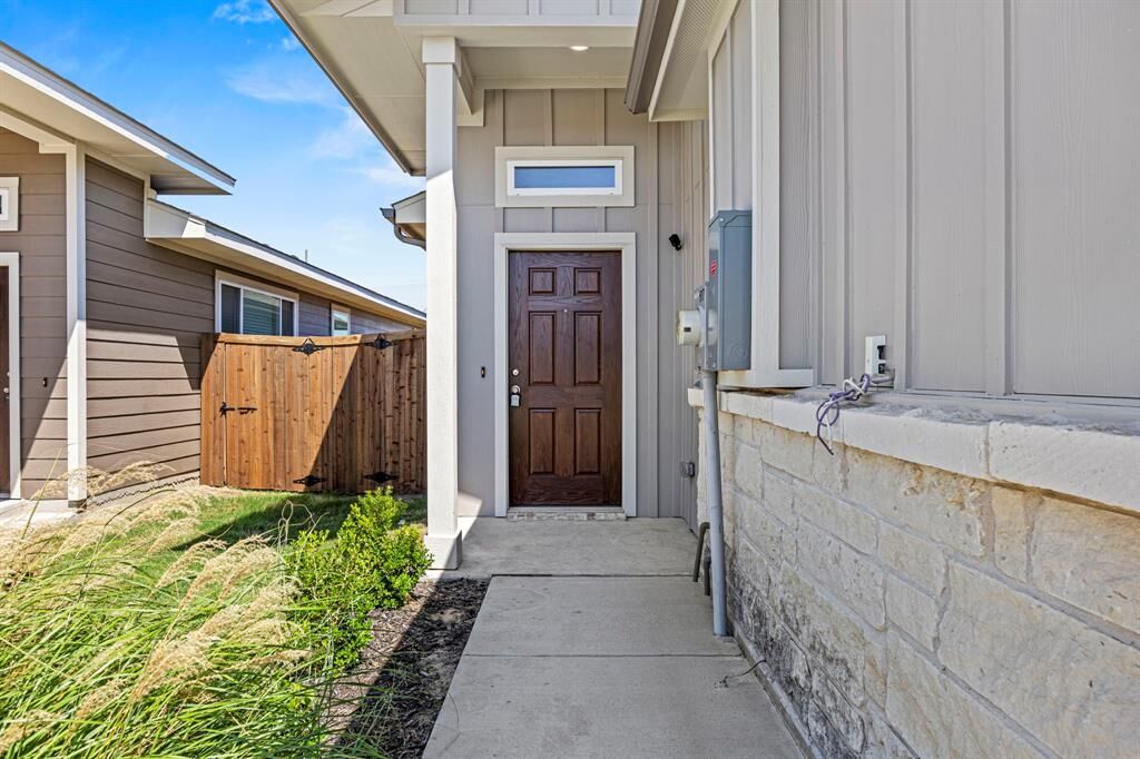 Property Photo: 617 Blackland Drive TX 76084