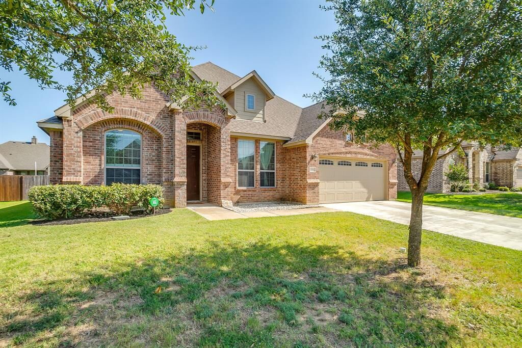 Property Photo: 1156 Indigo Lane TX 76058