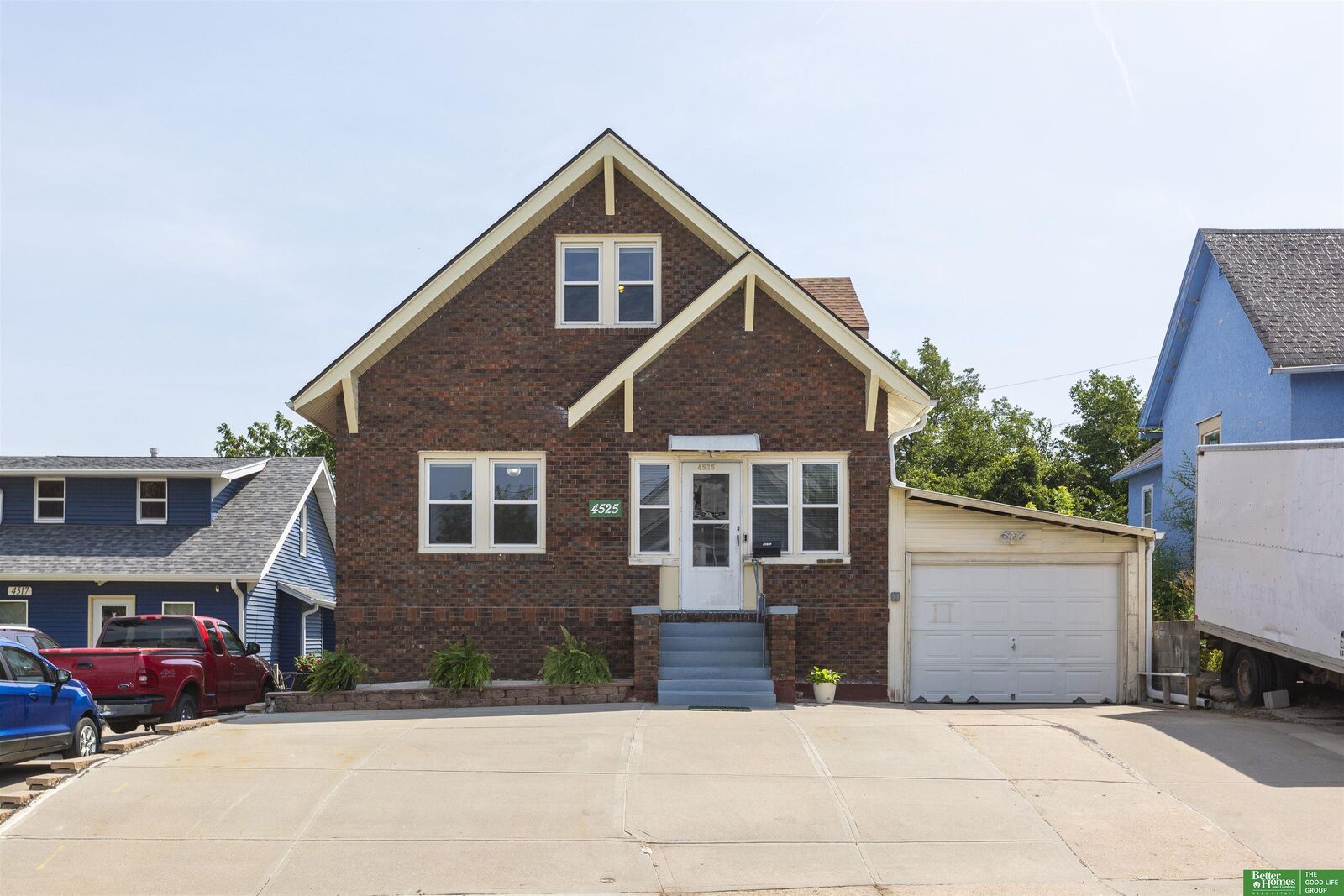 Property Photo: 4525 S 17th Street NE 68107