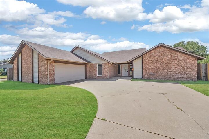 Property Photo: 801 Rosehaven Drive OK 73521