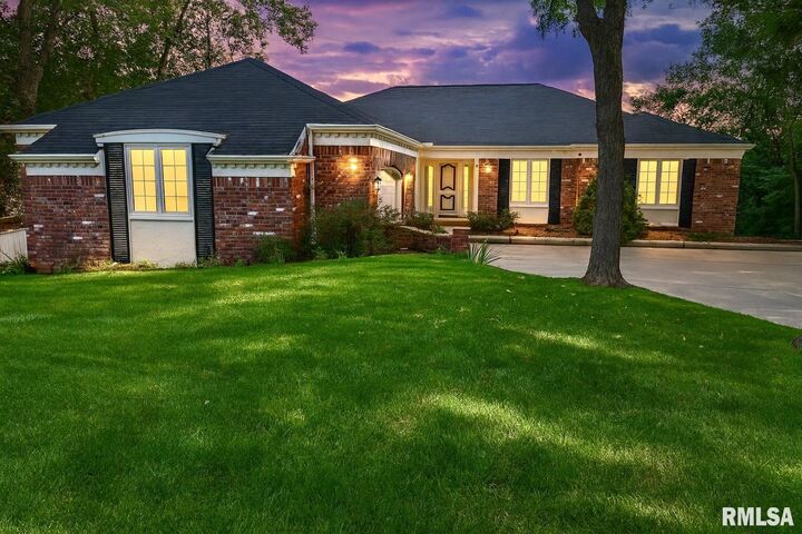 1917 Sierra Court  Pekin IL 61554 photo
