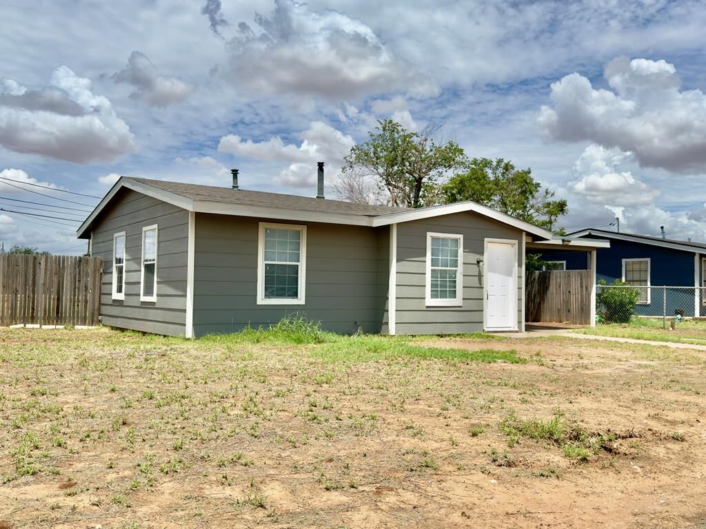 Property Photo: 506 Devonian Dr TX 79703