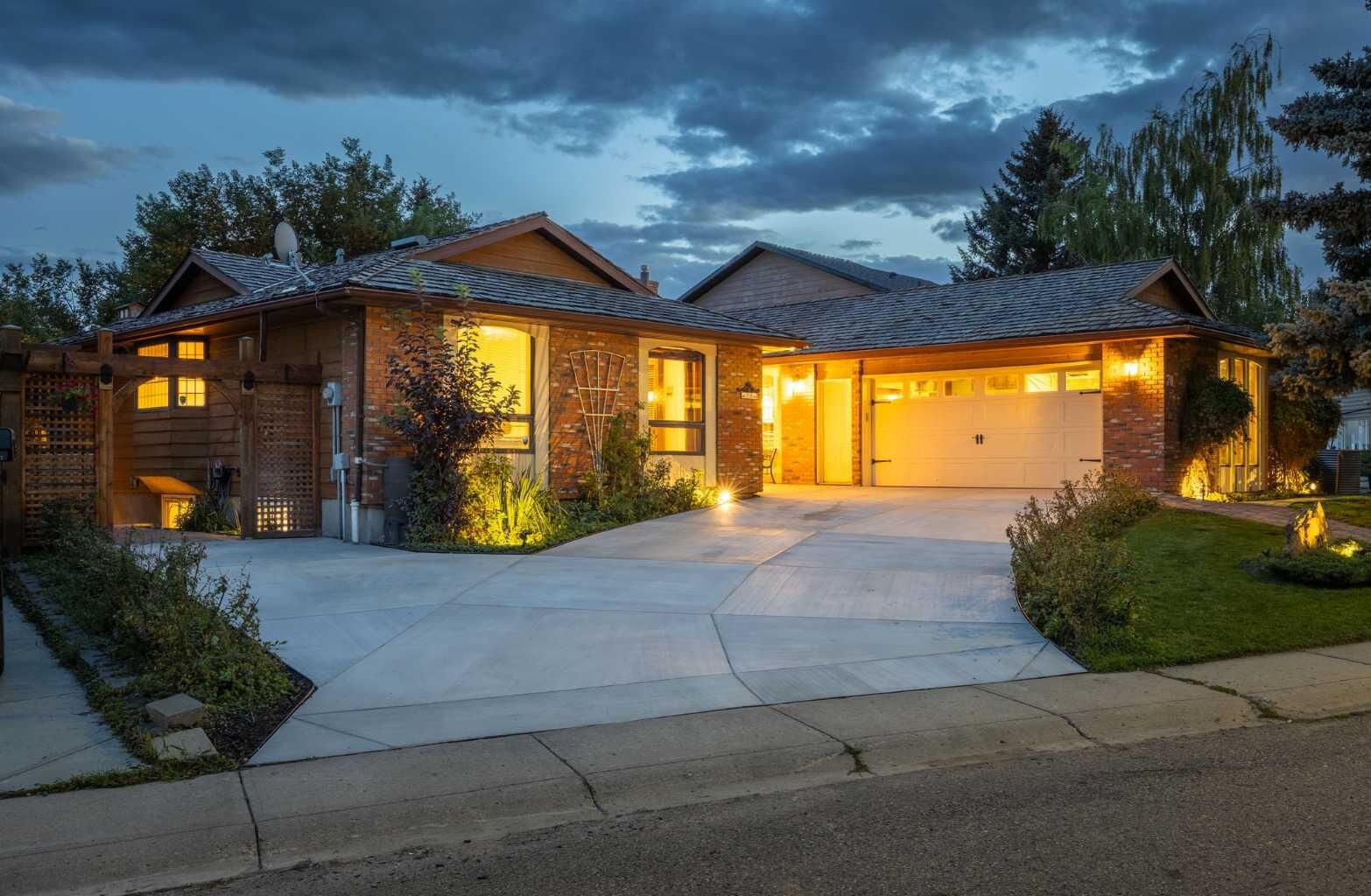 Property Photo:  70 Downey Road  AB T1S 1H7 