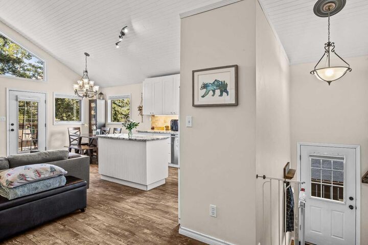 Property Photo:  126 Cougar Point Road E  AB T1W 1A1 