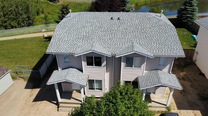 Property Photo: 25 Lakeview Close AB T0M 0J0