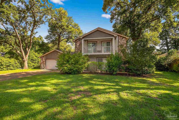 Property Photo:  1208 Tamara Dr  FL 32504 