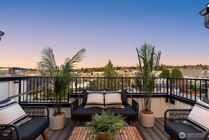 Property Photo:  112 A  2nd Street S  WA 98033 