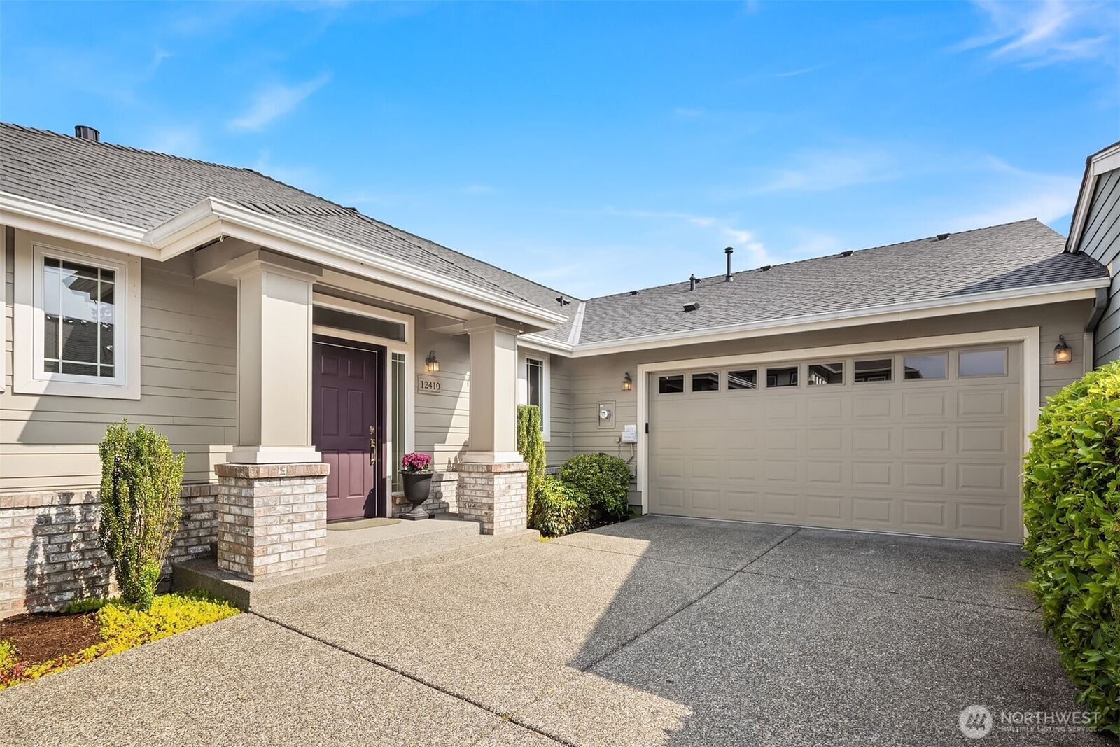 Property Photo:  12410  232nd Way NE  WA 98053 