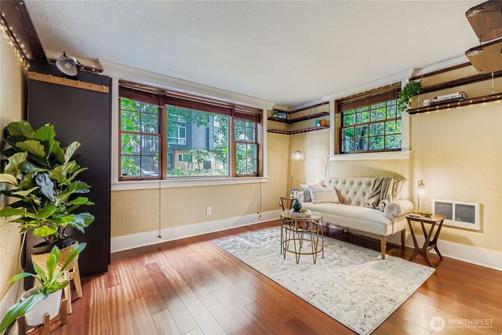 Property Photo:  217  17th Avenue E 1  WA 98112 