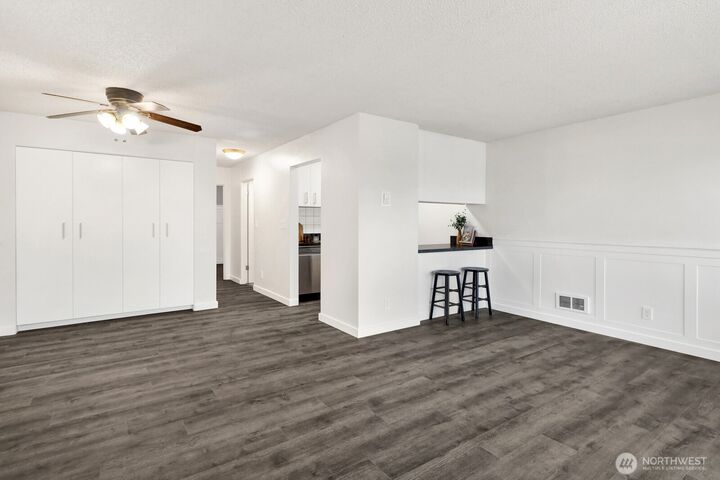 Property Photo:  819  High Street 101  WA 98225 