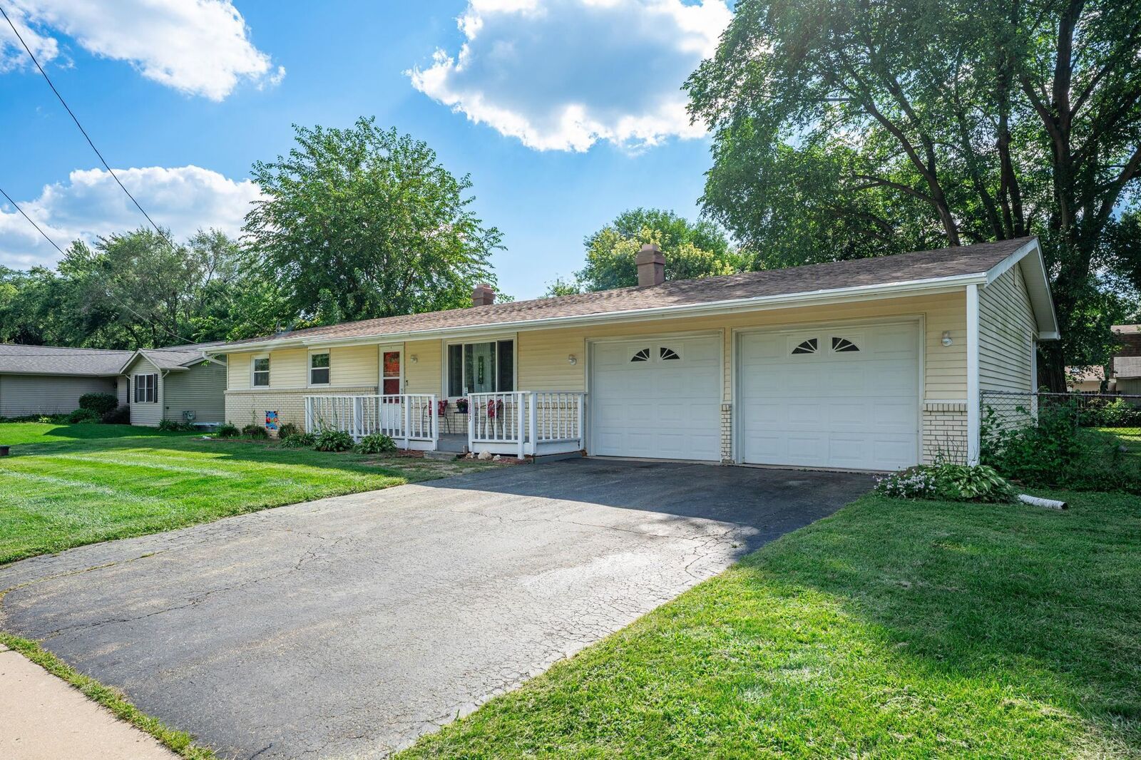 Property Photo: 1003 Phelps IL 61108