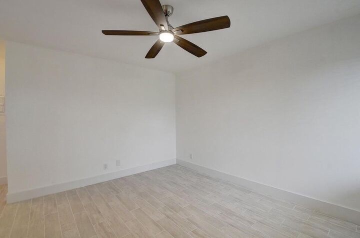 Property Photo:  525 S Broadway Street F  FL 33462 