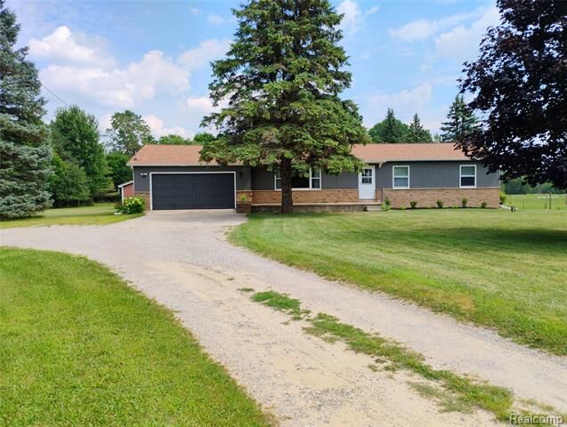 Property Photo:  3166 N Oak Road  MI 48423 