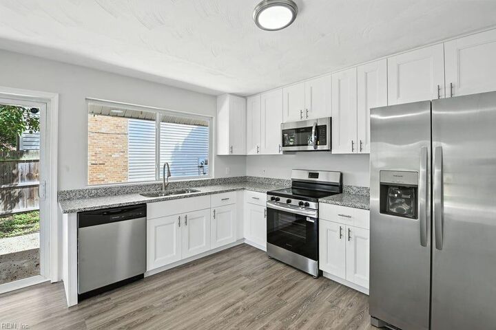 Property Photo: 1205 Geranium Cres VA 23453