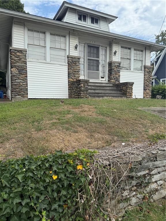 Property Photo:  117 West Main Road  RI 02842 