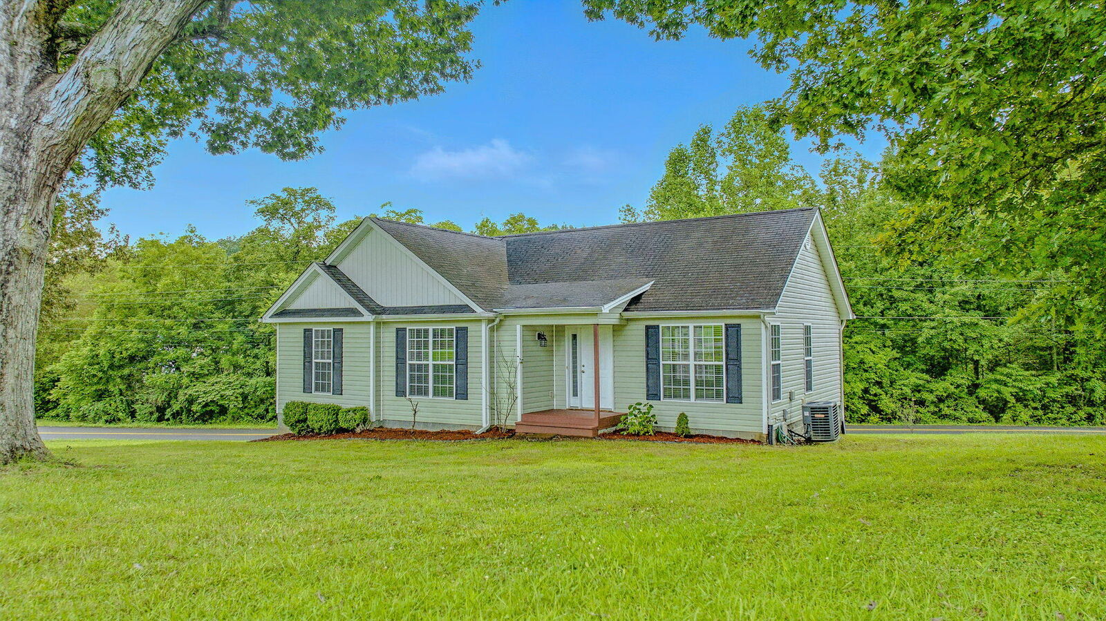 Property Photo:  2867 Benton Pike NE  TN 37323 