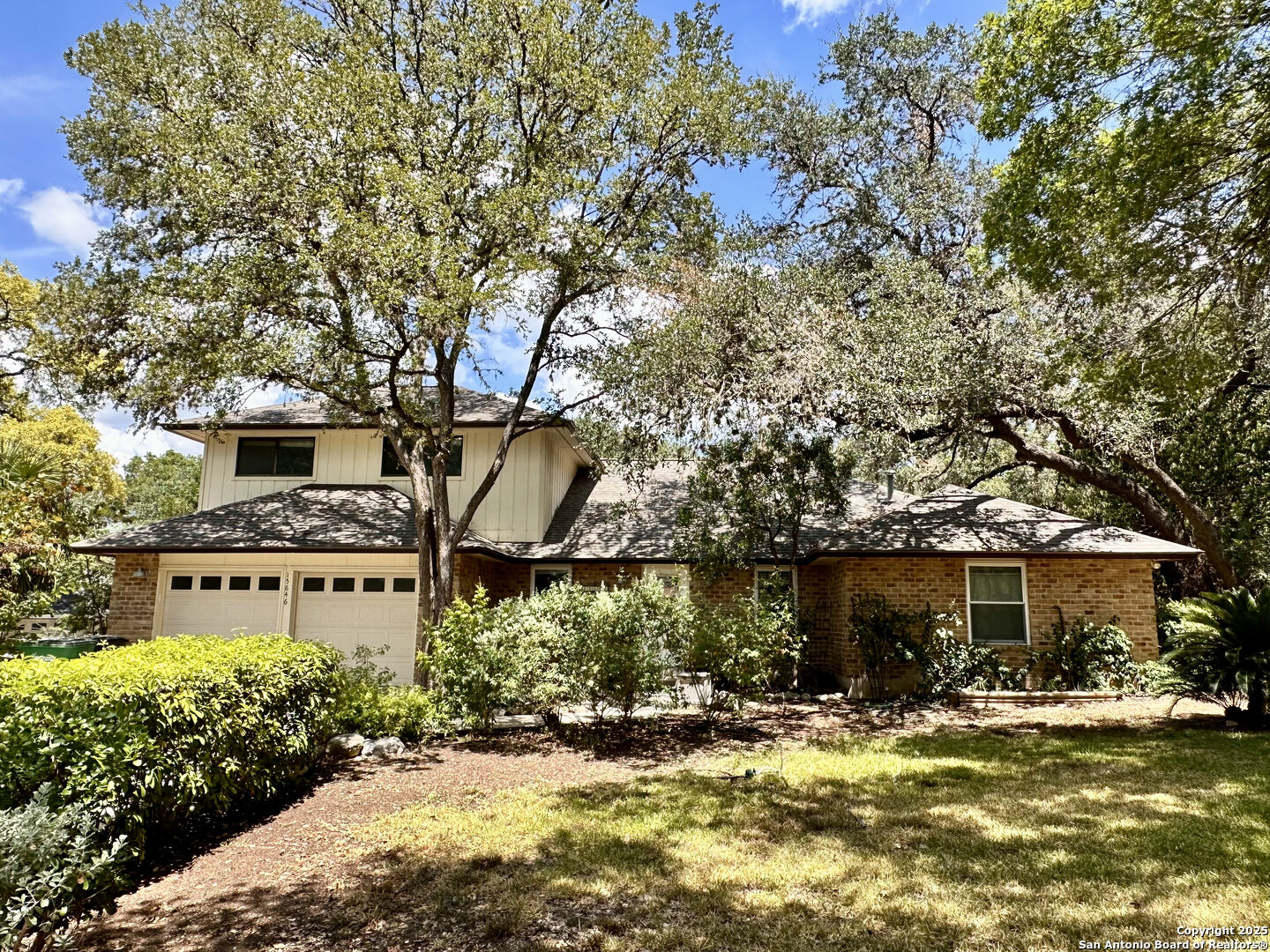 Property Photo: 15646 Elks Pass TX 78232