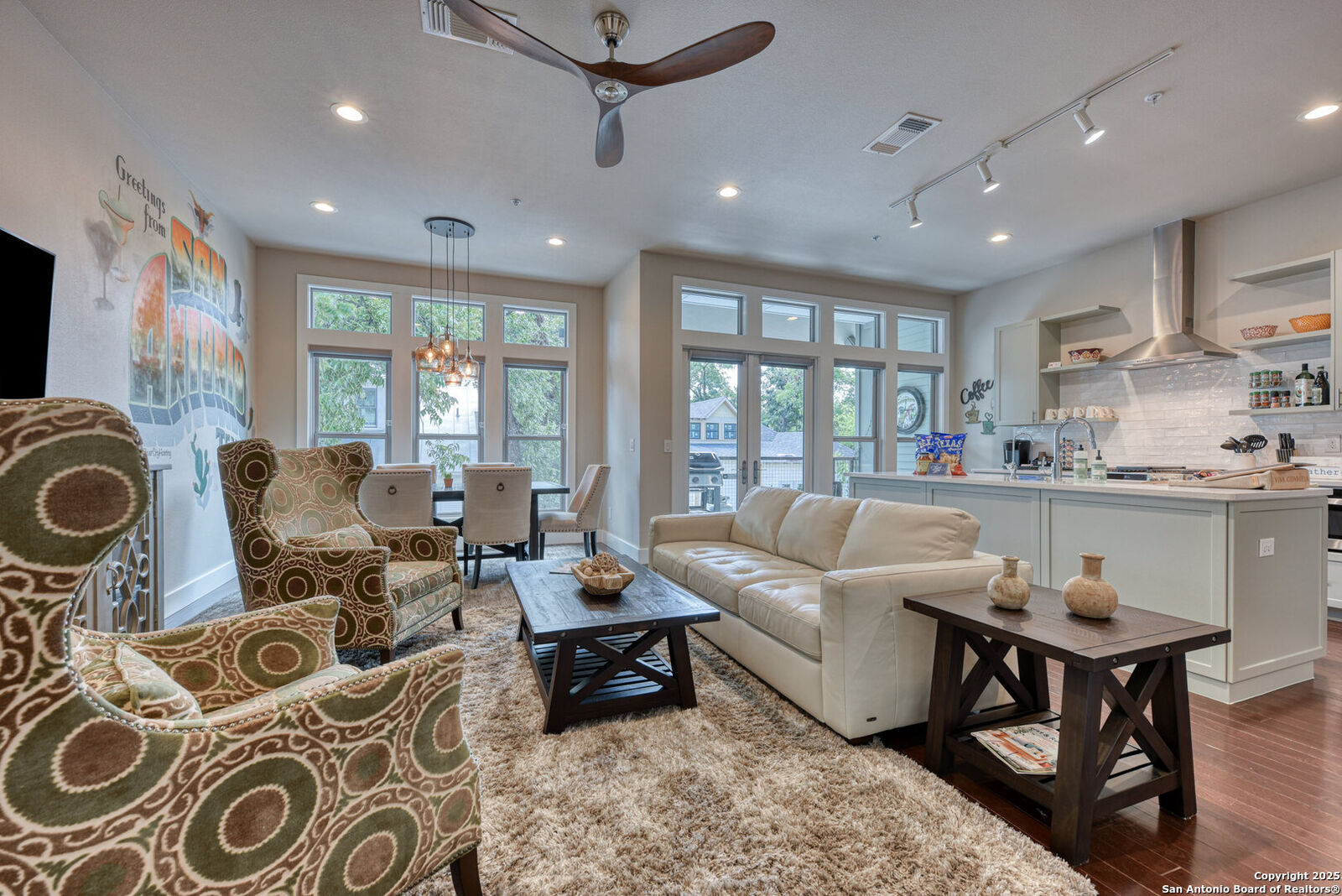 Property Photo: 139 Cedar 103 TX 78210