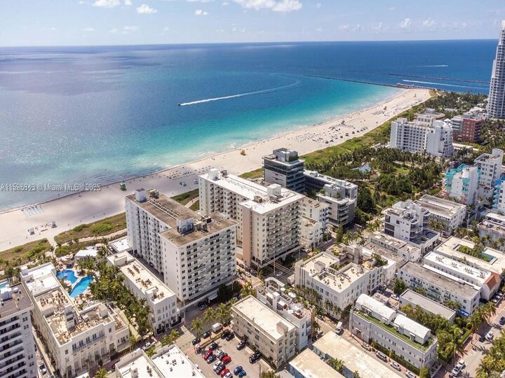 Property Photo:  345 Ocean Dr 1122  FL 33139 