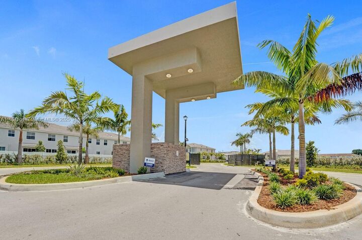 Property Photo: 133 SW 171st Way FL 33027