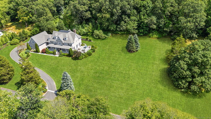 Property Photo:  2 Longwood Drive  CT 06896 