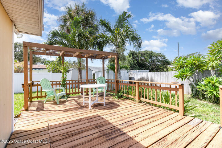Property Photo:  276 Curacau Drive  FL 32931 