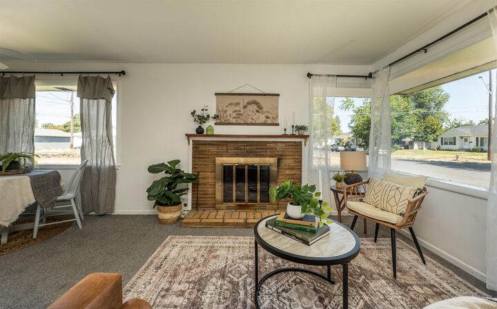 Property Photo:  4827 N Elgin St  WA 99205 