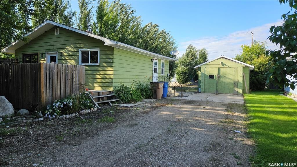 Property Photo: 707 King Street SK S0K 1B0