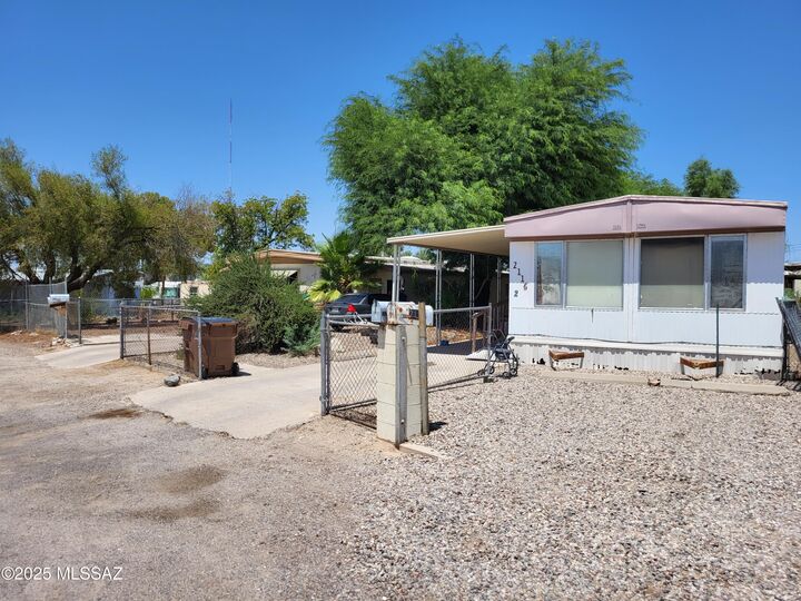 Property Photo:  2116 W La Osa Street  AZ 85705 