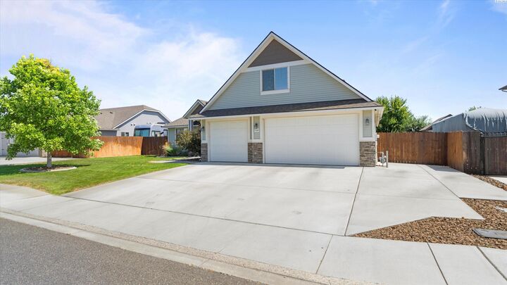 Property Photo:  5505 Fayette Lane  WA 99301 