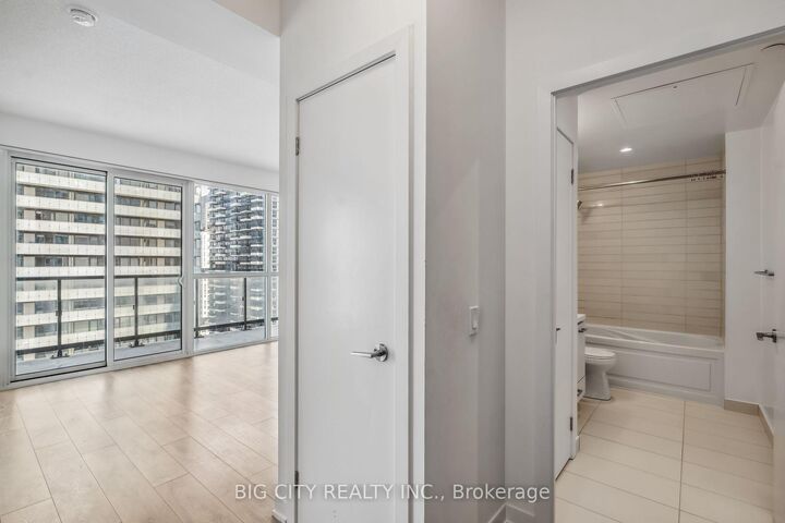 Property Photo: 87 Peter Street 3107 ON M5V 2G4