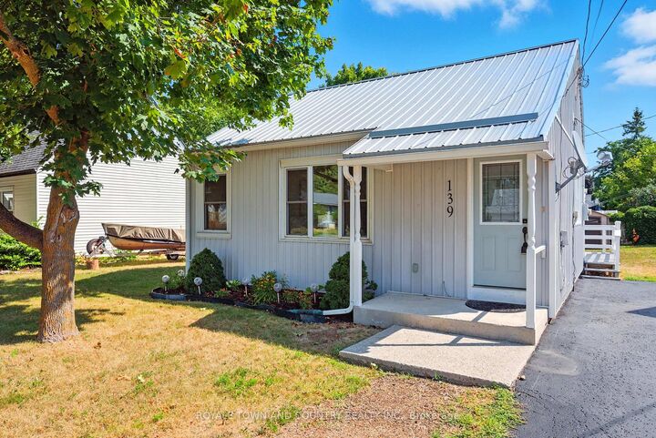 Property Photo:  139 Centre Street  ON K0L 1L0 