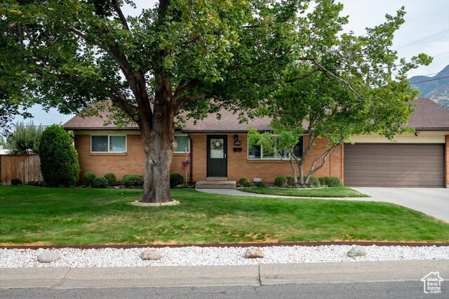 Property Photo: 2995 E 7110 S UT 84121
