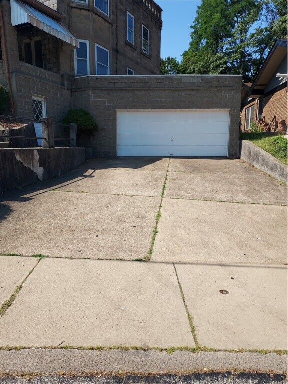 Property Photo:  14 Wainwright Ave  PA 15227 