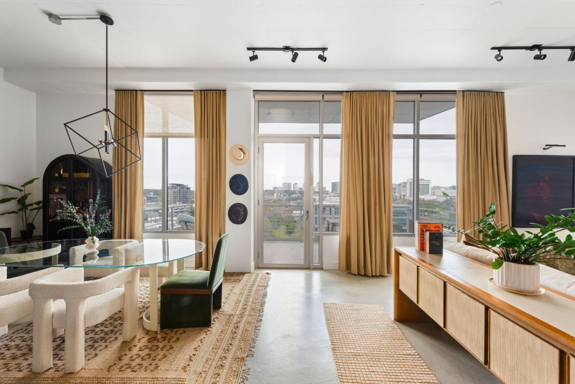 Property Photo: 800 W 5th Street 902 TX 78703