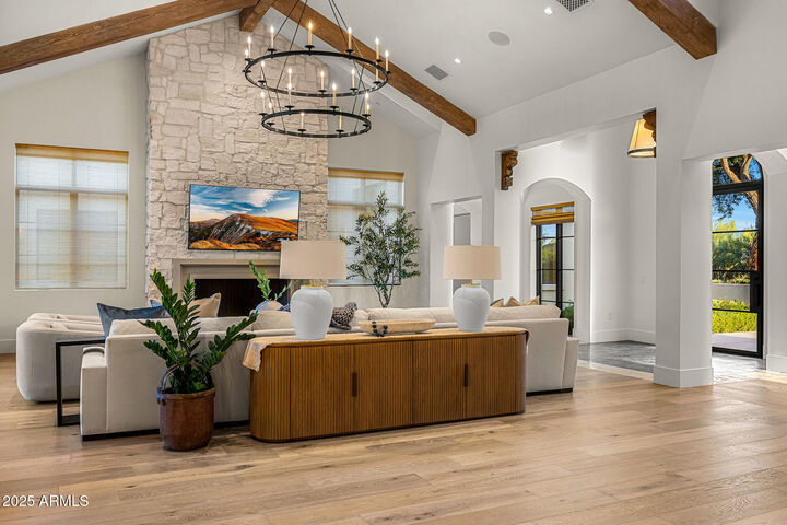 Property Photo: 6126 E Joshua Tree Lane AZ 85253