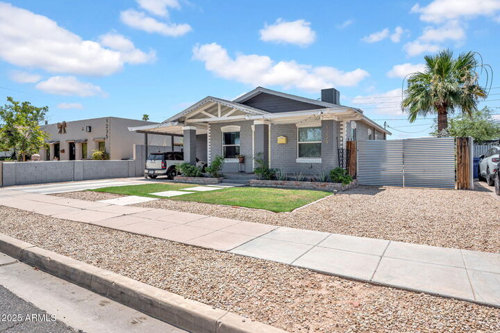 Property Photo:  1229 E Moreland Street  AZ 85006 
