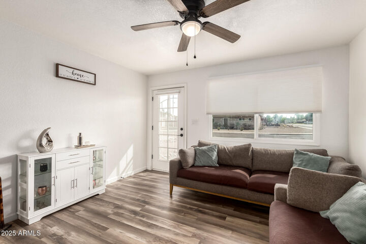Property Photo: 1512 W Fairmont Drive AZ 85282