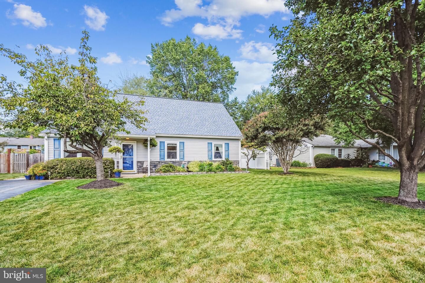 Property Photo: 8856 Olde Mill Run VA 20110