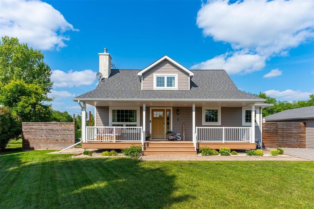 Property Photo:  3 De Vos Crescent  MB R0G 0A1 