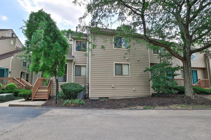 Property Photo: 9462 Hunters Creek Drive OH 45242