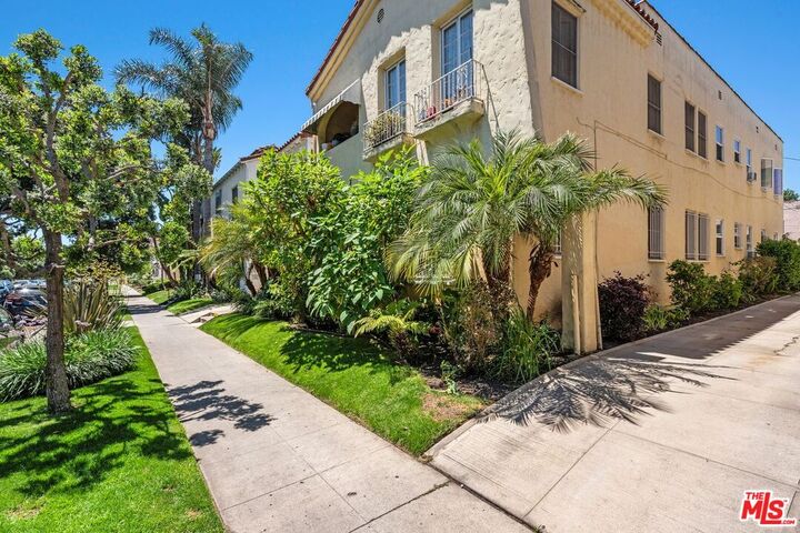 Property Photo:  347 N Curson Ave  CA 90036 