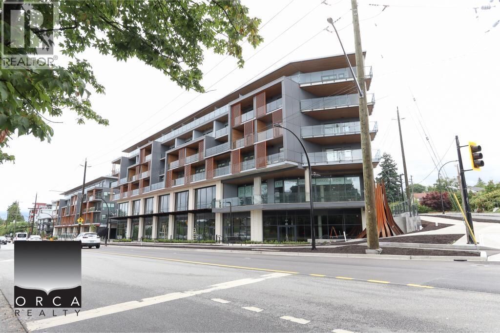 Property Photo:  422 East 3rd Street 505  BC V7L 0K1 
