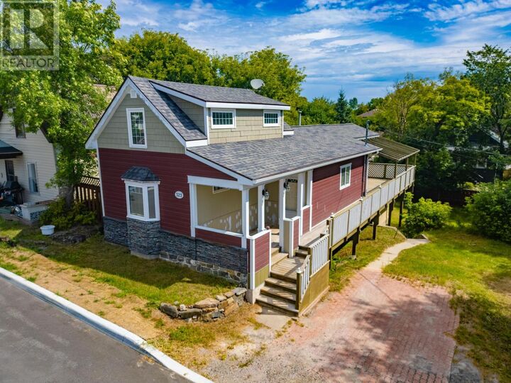 323 Tenth St  Kenora ON P0X 1C0 photo