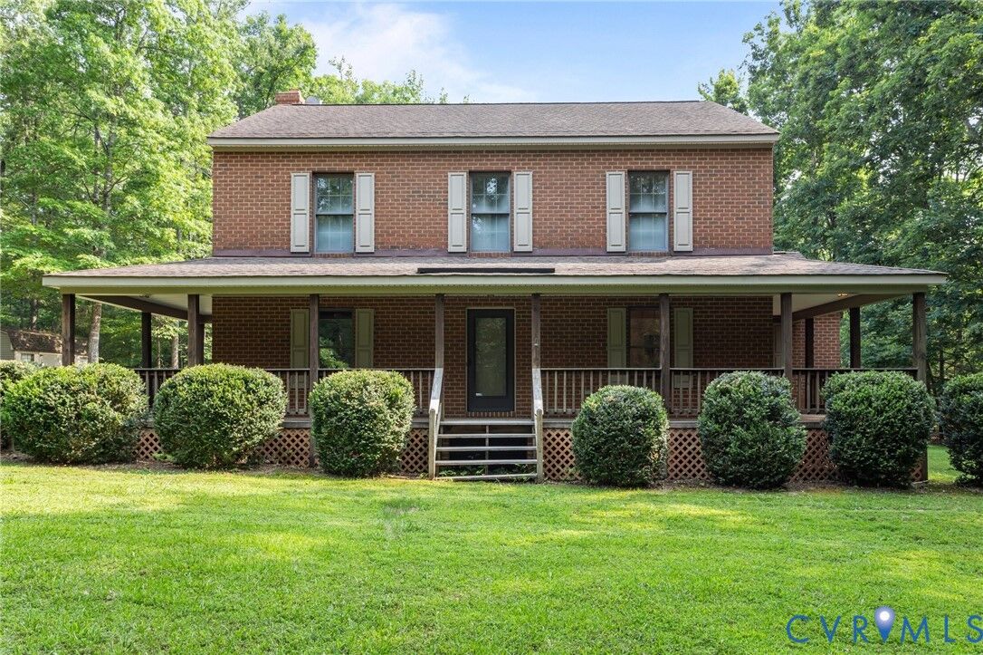 Property Photo: 325 Hamlet Road VA 23103