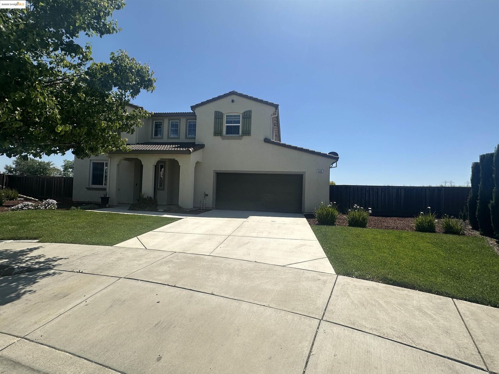Property Photo:  649 Poplar Ct  CA 94561 